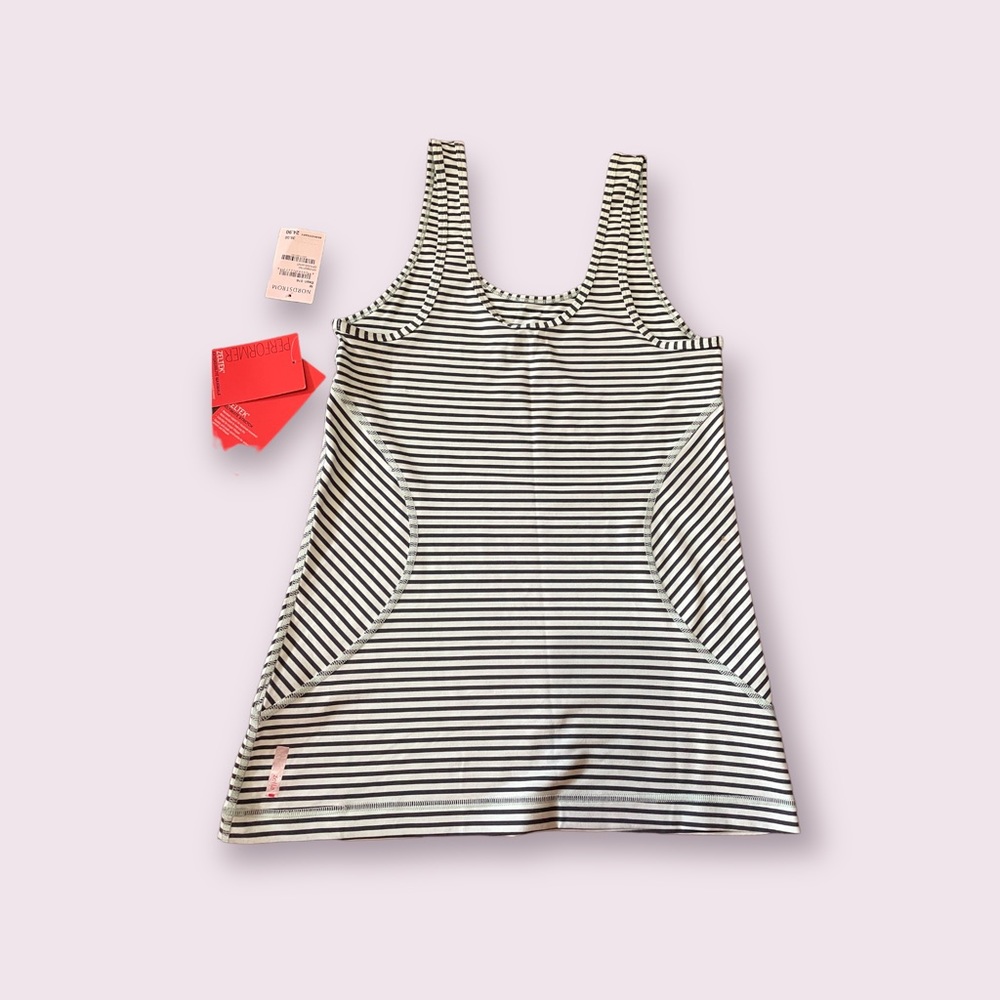 Zella tank